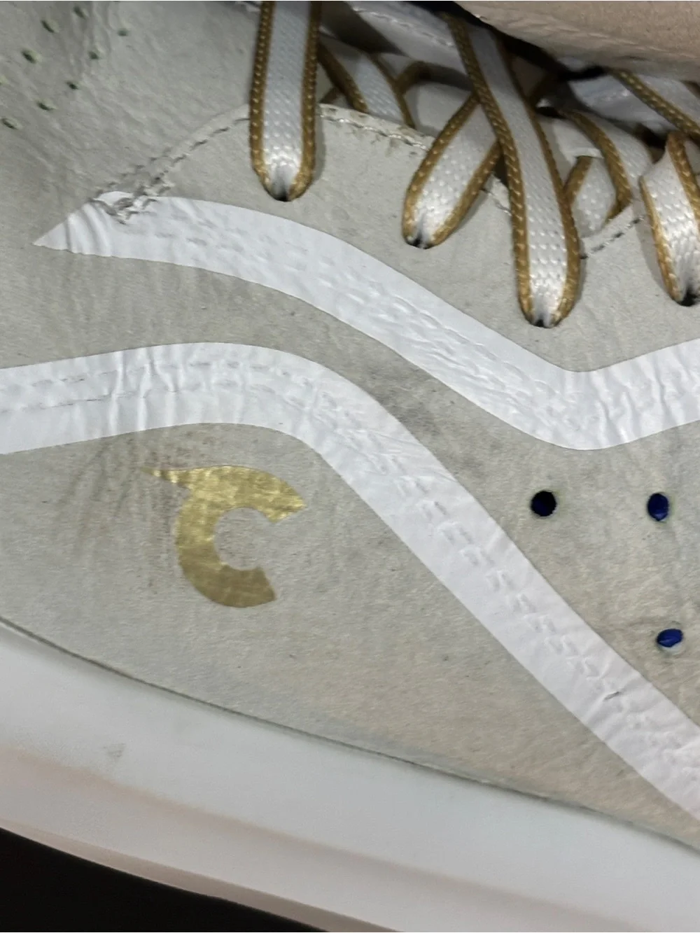 Courser Uno Women’s Sneakers – White Luxe / Gold – Size 11